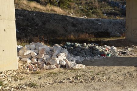 ODLAGALIŠTE OTPADA ISPOD BRZE CESTE (7)