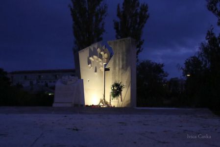 SPOMENIK BRANITELJIMA NA GOSPINU OTOKU