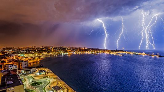 Lightning in Split by Tin Juginovic (Split, Croatia)