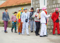 Održana povorka maškara u Mravincima