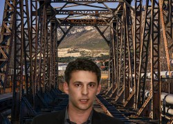 Božo obi&scaron;ao Most