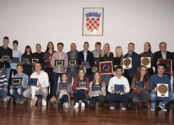 LAUREATI SOLINSKE ZAJEDNICE SPORTOVA: Izabrani najbolji sportaši, klubovi i djelatnici grada Solina u 2016.