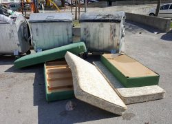 PRIKO VODE: Građani kontejneri služa za otpad