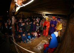 FOTOGALERIJA Žive jaslice ispred crkve svetog Anastazija