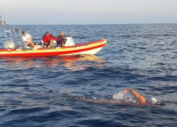 Solinjanka Dina Levačić pliva maraton od Visa do Splita