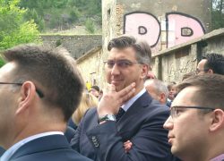 ZAŠTO PREMIJER MRZI PROSVJETARE