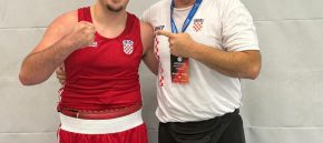 TORCIDA SLAVI SVOG SOLINJANINA: Tomislav Japirko spektakularnim prekidom do četvrtfinala Europe!