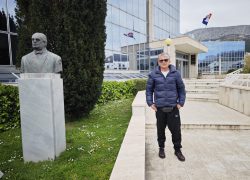 VIDEO Hrvatski branitelj Dragan Buzov dvije godine čeka grobnicu koju je platio Gradu Solinu