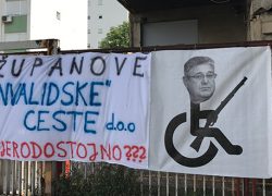 Osvanuo transparent upućen županu Blaženku Bobanu – Solinska tradicija širi se Županijom