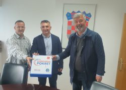 Domovinski pokret predao potpise za kandidaturu Tihomira Bečka za gradonačelnika Solina