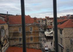 Općenito govoreći, bez ljubavi prema ljudima ne može nitko…