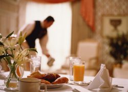 Poslodavci u turizmu ne žele plaćati doprinose za stalno zaposlene