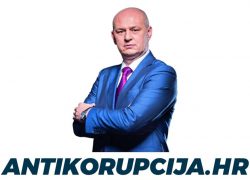Predsjednik udruge Antikorupcija Mislav Kolakušić u subotu 17. studenoga u Splitu