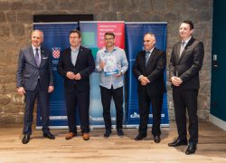 Kamene temeljce zamijenili ugovori na papiru